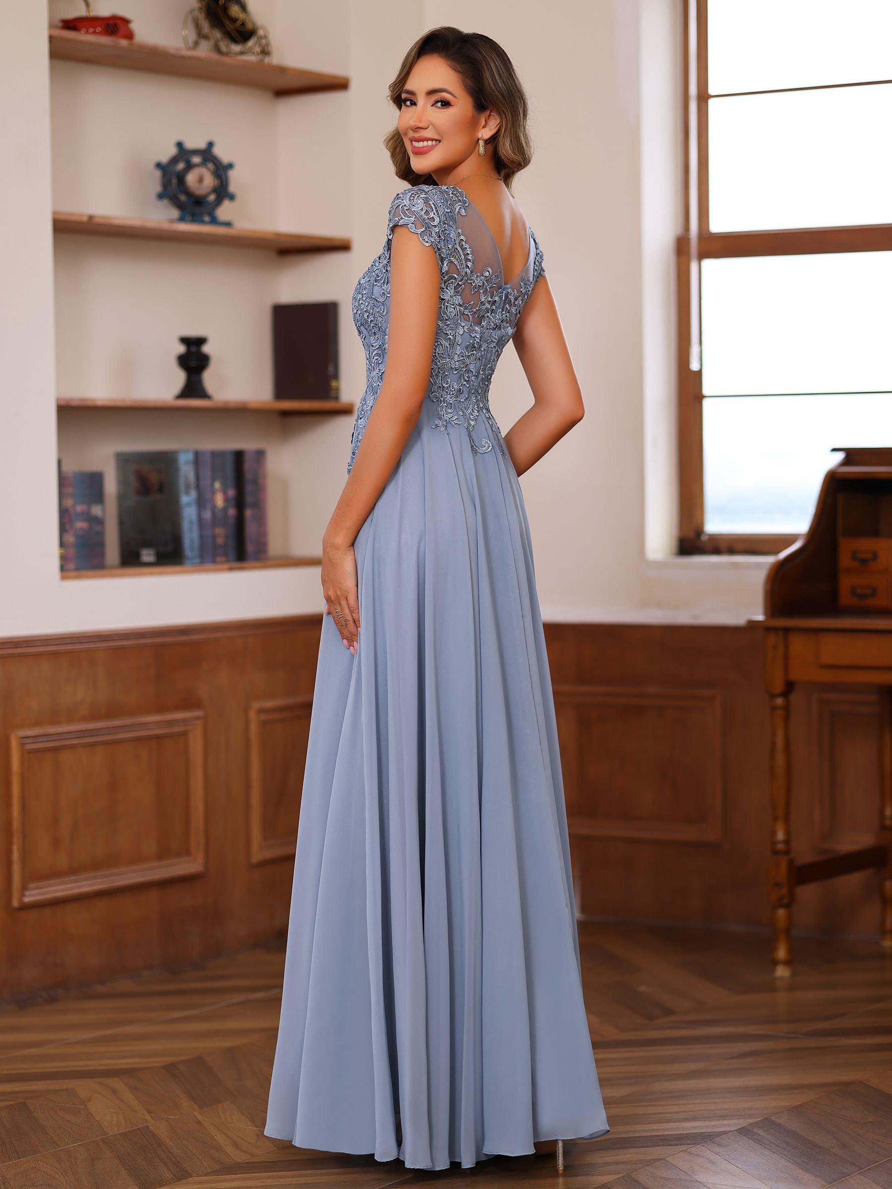 A-Line/Princess Scoop Neck Short Sleeves Floor-Length Plus Size Mother of the Bride Dresses with Appliques - 画像 (2)