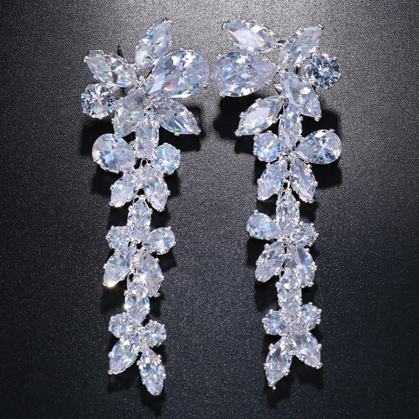Luxurious Marquise Rhinestone Drop Earrings - 画像 (3)