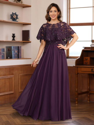 A-Line/Princess Round Neck Floor-Length Elegant Mother of the Bride & Groom Dresses with Lace Appliques