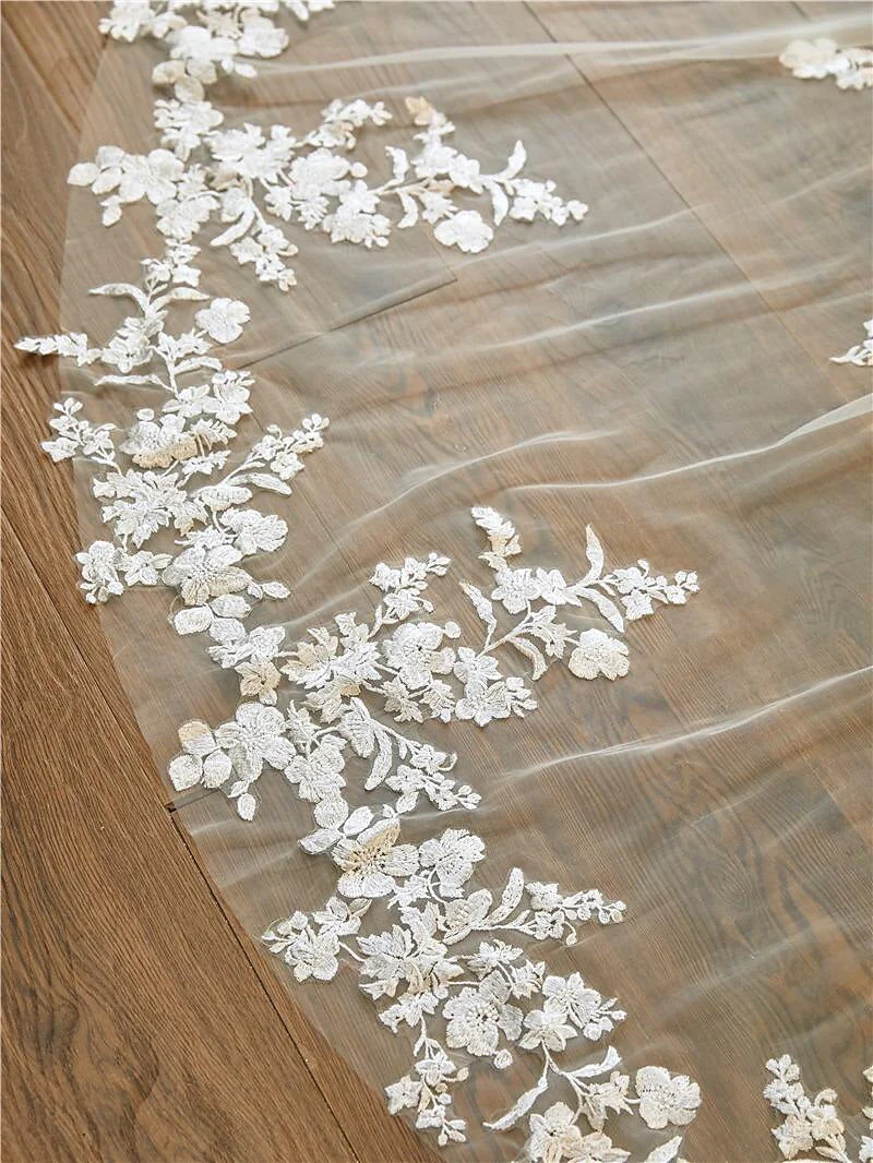One-tier Lace Applique Wedding Veil Cathedral Veils with Embroidery - 이미지 6
